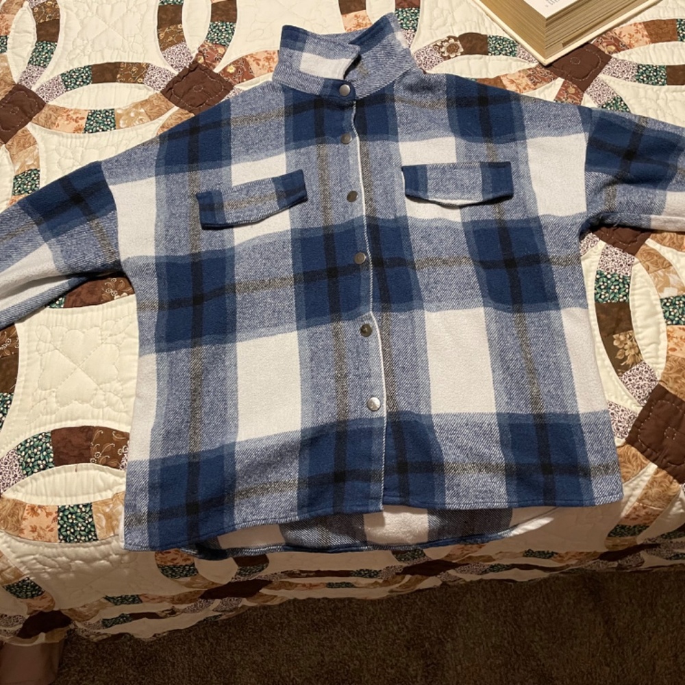 Shacket - Picture 3 of 8